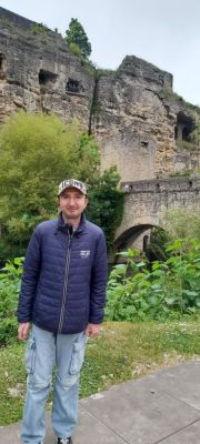 Привет всем ищу красивую женщину из Украины для создания семьи лет 30-59.Живу сам в Германии в городе Крефельд.Александр 37 лет.